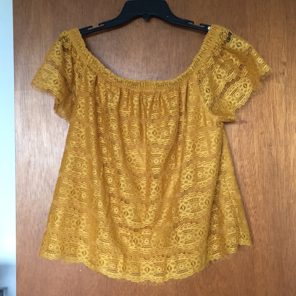 🌼Mustard yellow lace top XL